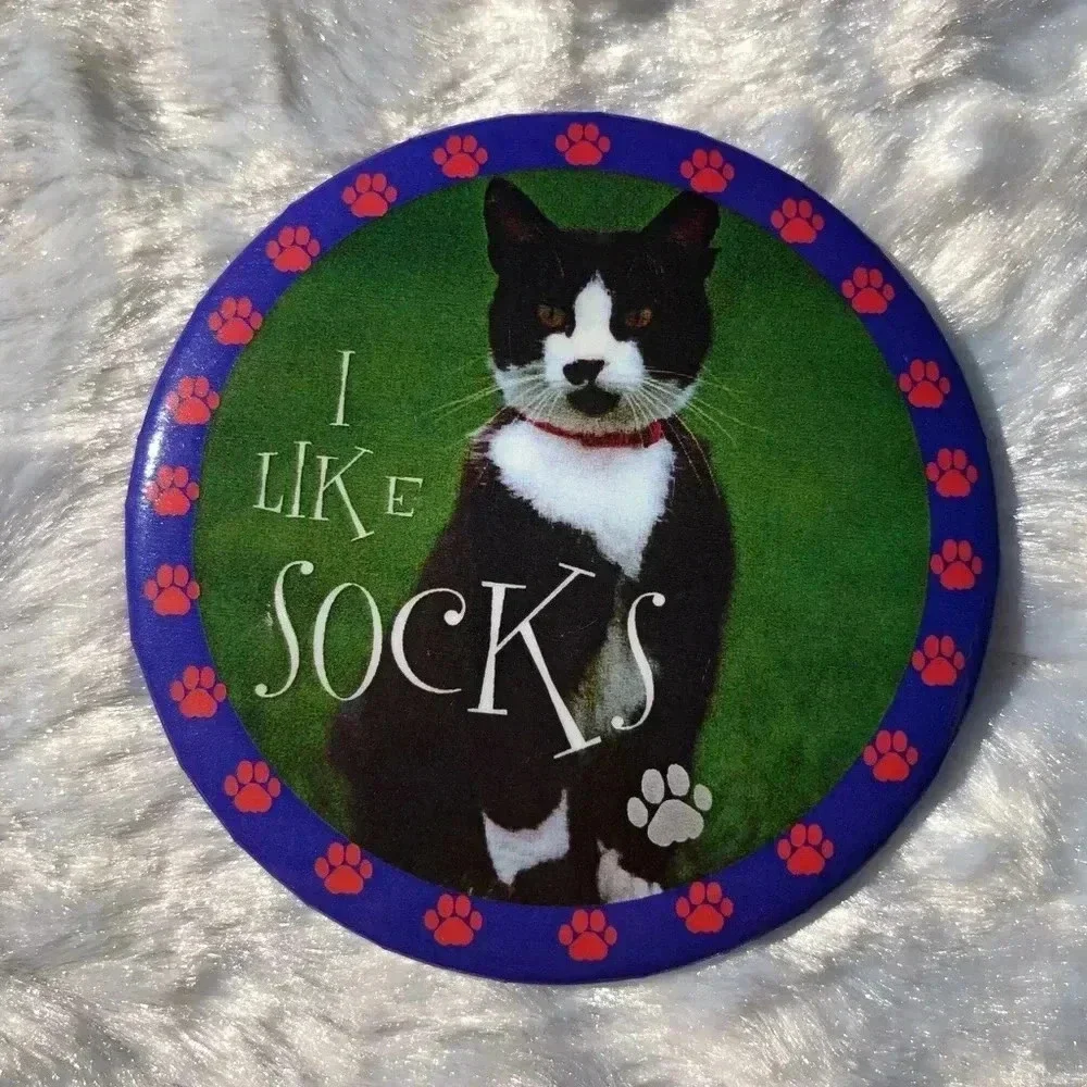 I Like Socks The Clinton’s Cat Button